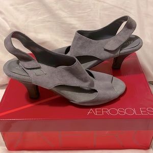 Aerosoles Awesome fit size 7 color grey suede. Velcro close. 3 In heel,Soft feel